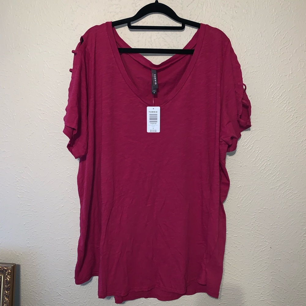 Torrid red ladder sleeve tee Size 4 (plus 26) NWT